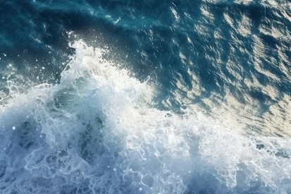 Waves crashing waves in the ocean