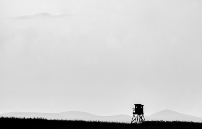 Minimalist canvas photo landscape with hight seat, mountains on background